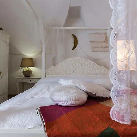 La Petite Maison Blanche